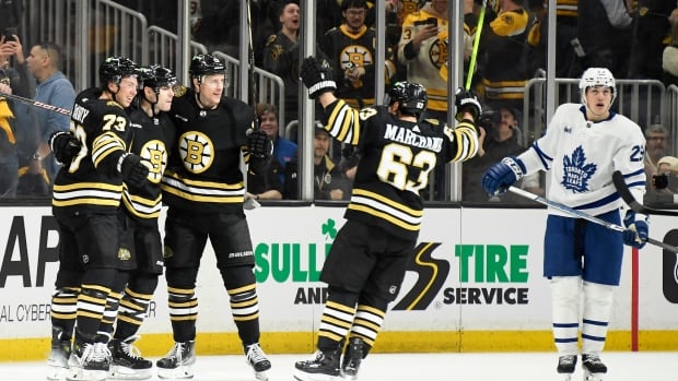 >-bruins-top-leafs-5-1-in-game-1-of-nhl-playoffs-first-round