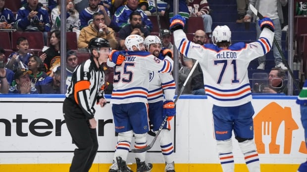 >-oilers-defeat-canucks-3-2-to-end-nail-biting-playoff-series
