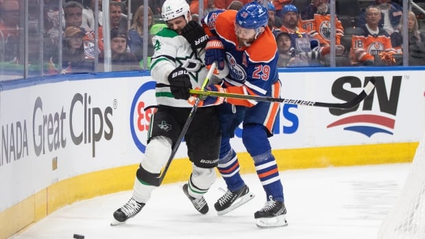 >-jason-robertson-powers-stars-over-oilers-for-2-1-lead-in-western-conference-final
