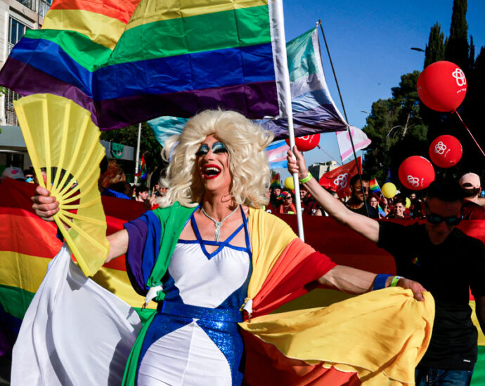 Hundreds march in a subdued Jerusalem homosexual pride parade
