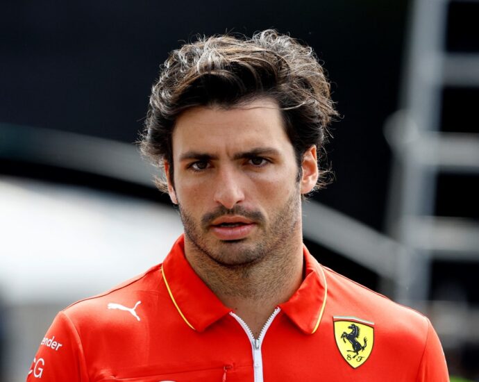 Sainz instructed he’s now not in Mercedes’ 2025 plans