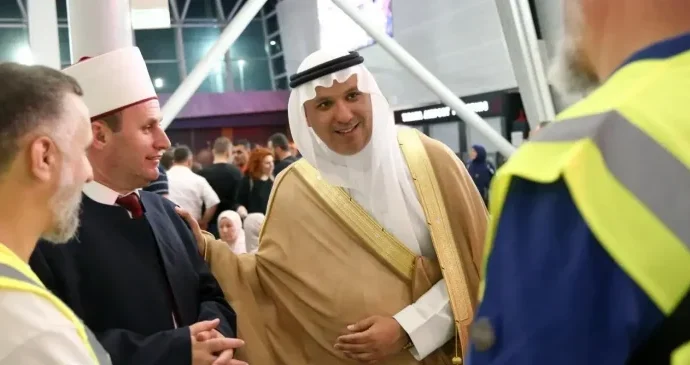In Photos: Saudi Ambassador Bids Farewell to Albanian Pilgrims