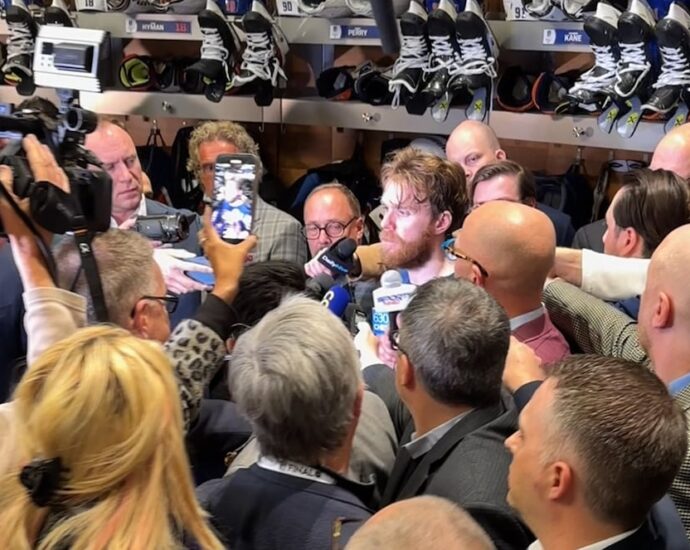 >-a-behind-the-scenes-look-at-the-oilers-dressing-room-after-a-game