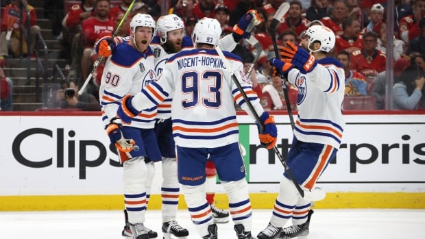 >-oilers-send-stanley-cup-final-back-to-edmonton-after-game-5-victory-over-panthers