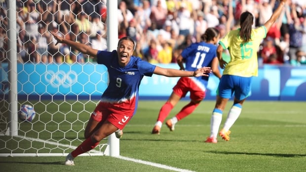 us.-women’s-soccer-team-defeats-brazil-to-win-record-extending-5th-olympic-gold,-1st-since-2012