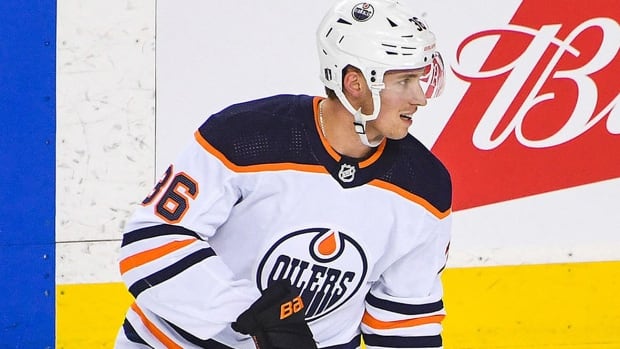 >-edmonton-oilers-forward-holloway,-defenceman-broberg-tendered-offer-sheets-by-st.-louis-blues