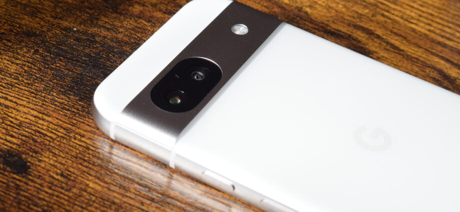 Google Pixel 8a evaluate