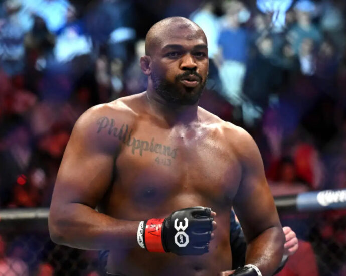 Jon Jones mocks Tom Aspinall, dismisses future struggle possibility