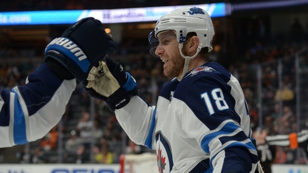 >-veteran-centre-bryan-little-to-sign-1-day-contract,-retire-as-winnipeg-jet