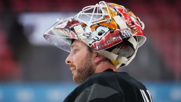 >-ottawa-senators-sign-new-goalie-linus-ullmark-to-4-year-extension