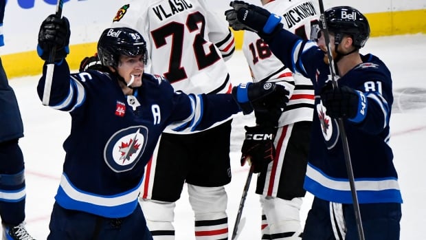 >-mark-scheifele’s-late-game-heroics-lift-jets-to-2-1-win-over-chicago-in-winnipeg’s-home-opener