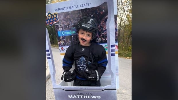 >-maple-leafs-fan,-7,-catches-attention-of-nhl-with-halloween-costume