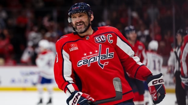 >-alex-ovechkin-scores-858th-goal,-on-pace-to-break-wayne-gretzky’s-record-this-season