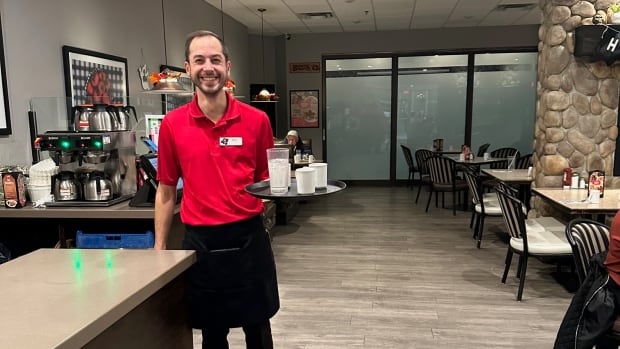 Sask. waiter studying Cree to bridge barriers with Indigenous customers