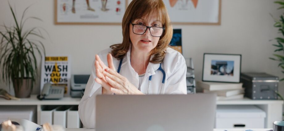 DEA and HHS lengthen digital prescribing for managed substances by 2025