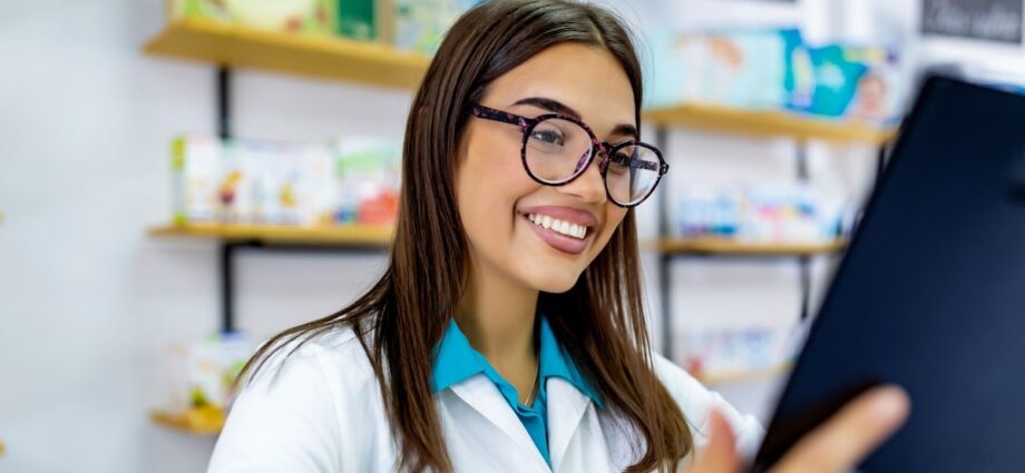 Blooms The Chemist integrates Healthengine and extra briefs