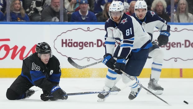 >-scheifele-hat-trick-propels-jets-past-maple-leafs-5-2