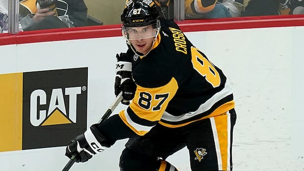 >-sidney-crosby-picks-up-1,033rd-assist,-tying-mario-lemieux’s-penguins-record