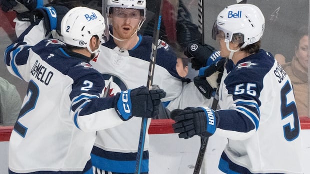 >-connor-scores-twice-as-winnipeg-jets-beat-canadiens-4-1