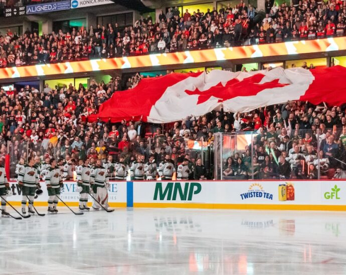 >-canadian-hockey-fans-boo-us.-anthem-during-ottawa-senators,-minnesota-wild-game