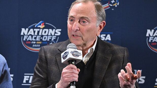 >-nhl-commissioner-bettman-says-canada,-us.-trade-war-could-cause-league-‘pain’