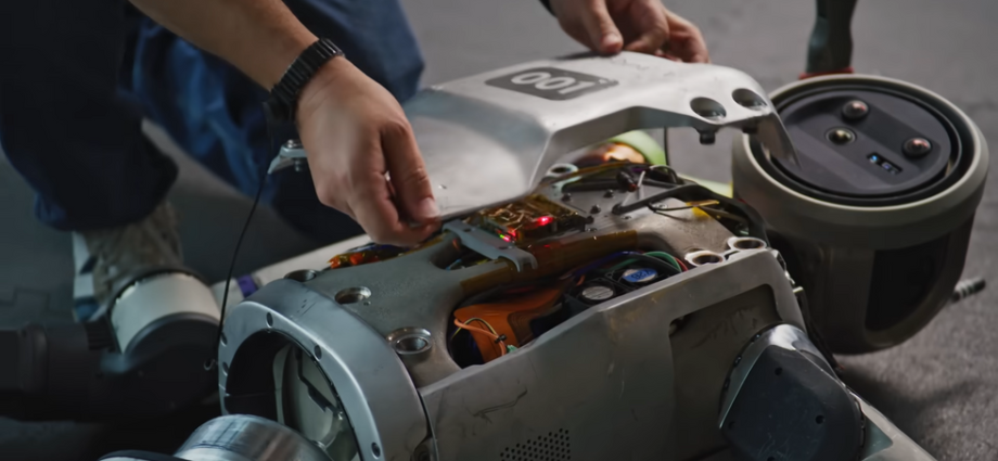 Video Friday: Atlas in the Lab