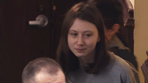 Lady, 19, accused of stabbing 6-year-passe to endure psychiatric evaluate