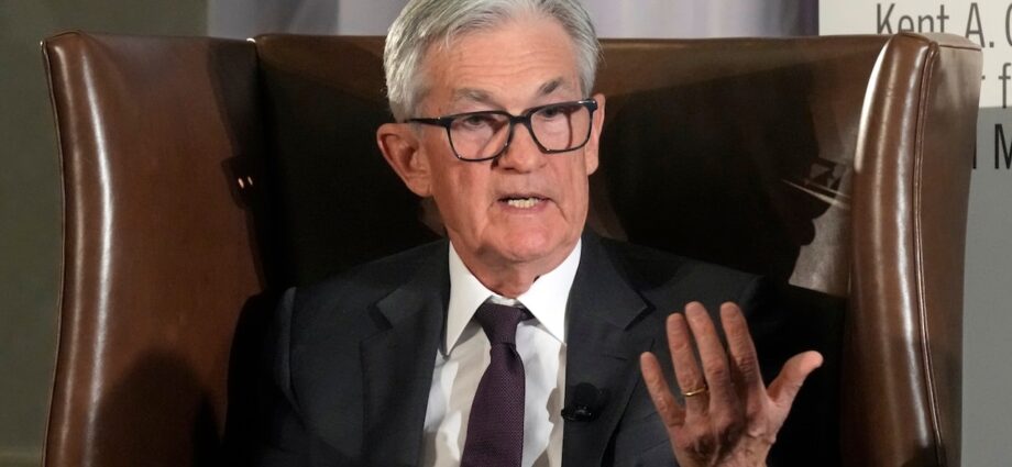 US Fed leaves rates unchanged, indicators additional cuts forward