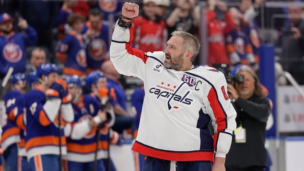 >-ovechkin-breaks-gretzky’s-all-time-nhl-goals-record-with-895th