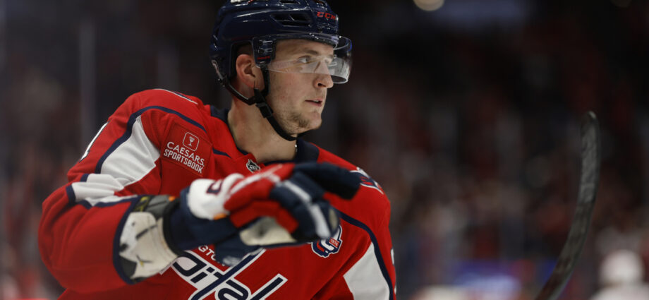 Standout forward out week-to-week in tricky blow for Capitals