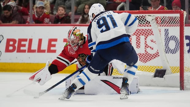 >-jets-clinch-1st-central-division-title-but-lose-key-forward-ehlers-in-win-over-chicago