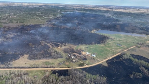 Alberta wildfires power evacuations, burn 1 dwelling northeast of Edmonton