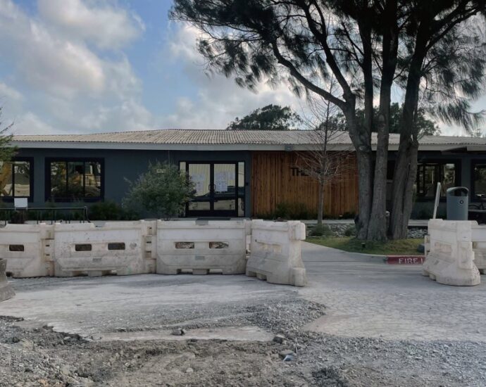 Welcome to Starbase, population 283