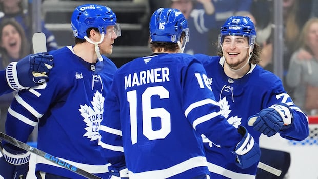 >-marner-tallies-3rd-period-winner-as-maple-leafs-beat-panthers-to-claim-2-0-series-lead