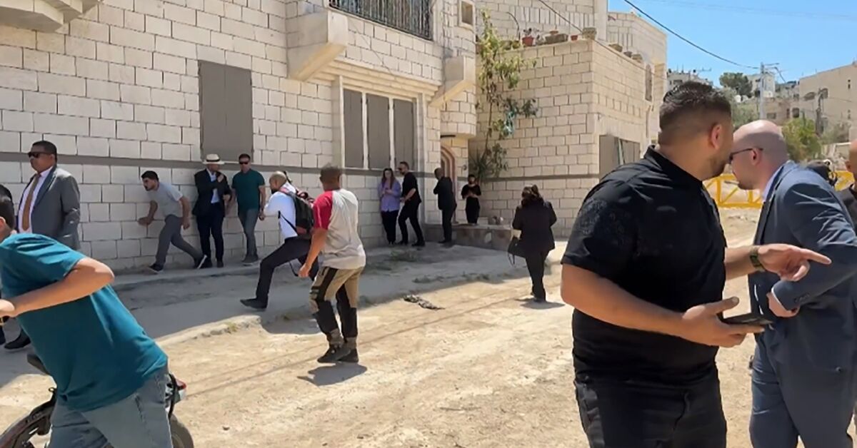 Outrage at Israeli photographs as diplomats tour West Bank