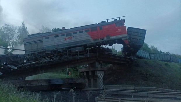 Bridges collapse, derailing trains in 2 Russian regions bordering Ukraine, 7 ineffective