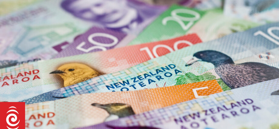 Money in transaction accounts costing Contemporary Zealanders billions