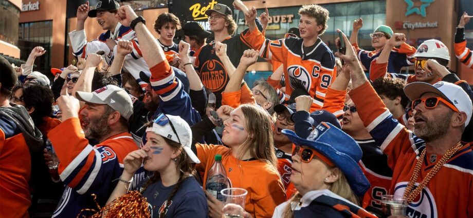 >-live:-pre-game-tour-for-2025-stanley-cup-final-game-2