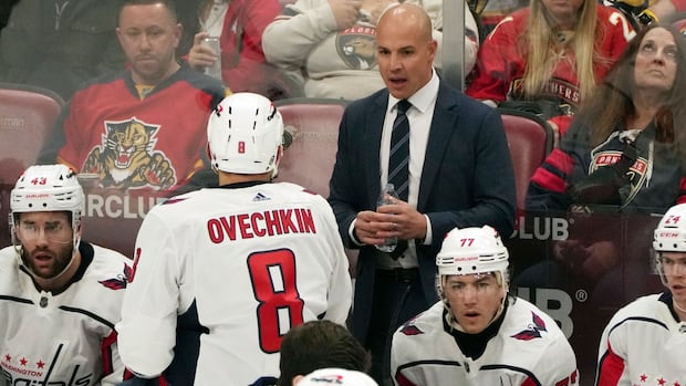 >-capitals’-spencer-carbery-wins-jack-adams-award-as-nhl-coach-of-the-year