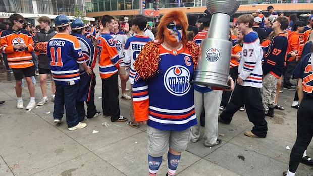 >-how-edmonton-oilers-fans-are-celebrating-the-team’s-success-near-and-far