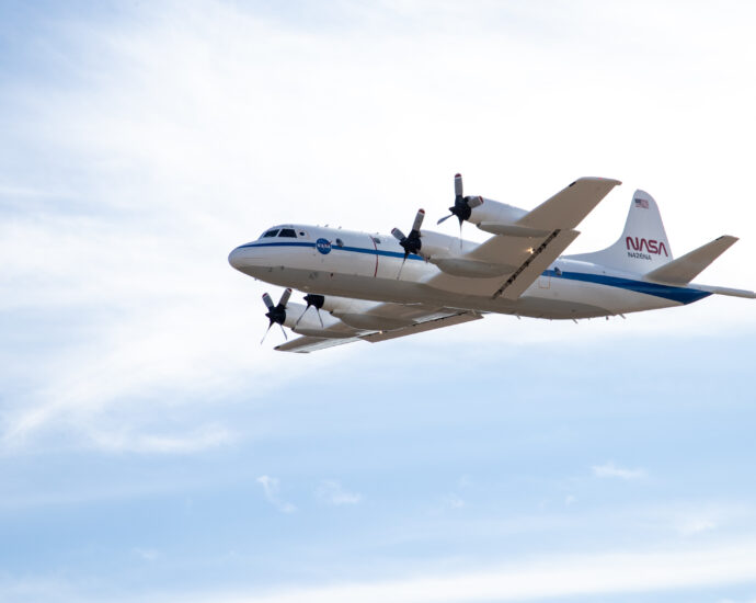 NASA Plane to Originate Low-Altitude Flights in Mid-Atlantic, California