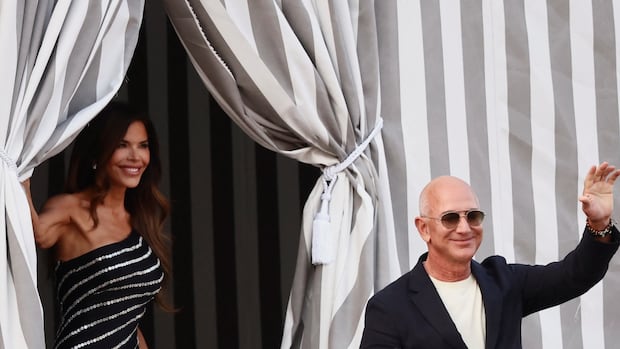 Celebrities come in Venice amid protests against Bezos-Sanchez marriage ceremony