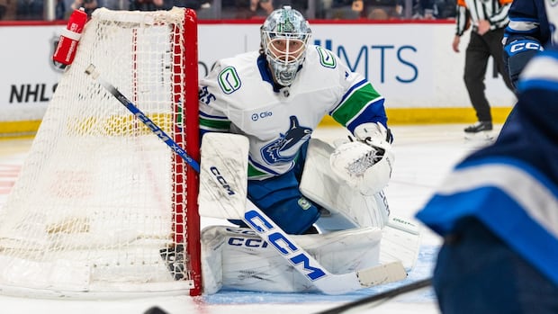 >-goalie-market-dries-up-as-nhl-teams-scramble-to-secure-netminders