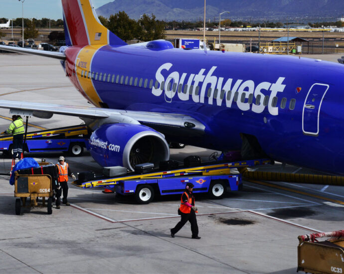 Southwest Airways needs to break its loyalty program, too