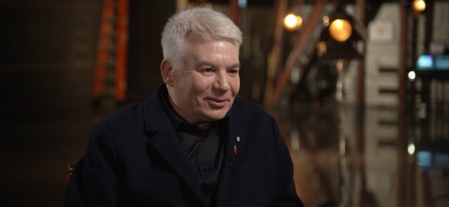 The memoir leisurely Mike Myers’s SNL ‘elbows up’ second