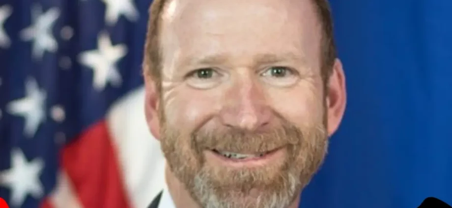 Unique U.S. Consul Traditional Rick Swart Arrives Lagos