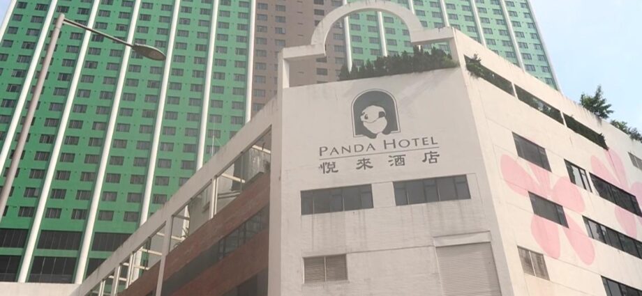 Four dumb in suspected atomize-suicide at resort