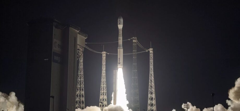 Vega launches Earth science, imaging spacecraft