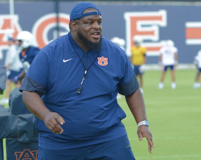 depth-gives-au’s-defensive-line-a-unique-opportunity