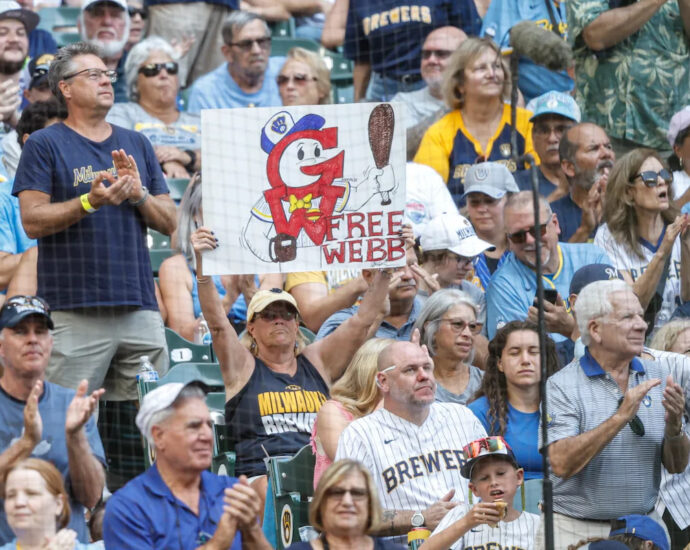 milwaukee-chain-offers-free-burgers-after-brewers-win-12-straight